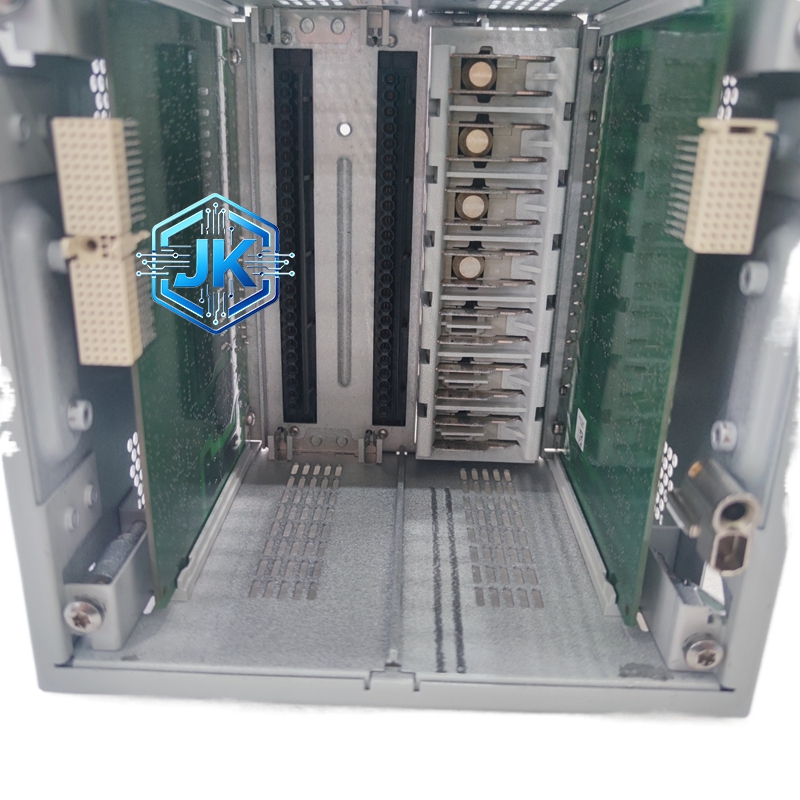 ABB REF615 HCFKAEADABCZDAA11E 馈线及线路保护控制装置